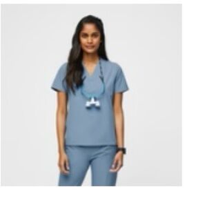 Limited edition Figs Women’s Cool blue FREEx Oran Slim scrub top XS